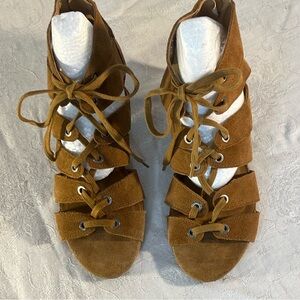Lucky Brand Generie Caged Lace Up Sandals Tan Nubuck  2” Stack Heel 6.5M